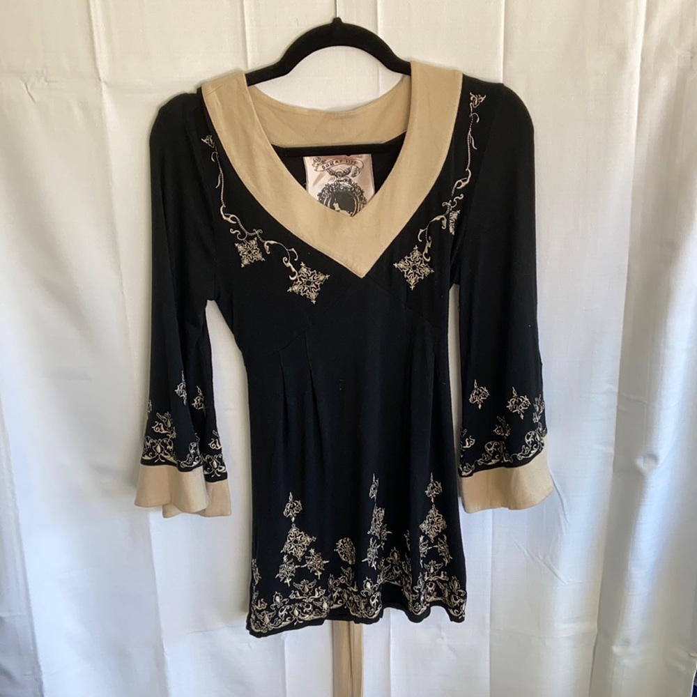 Sugar lips bell sleeve tunic top